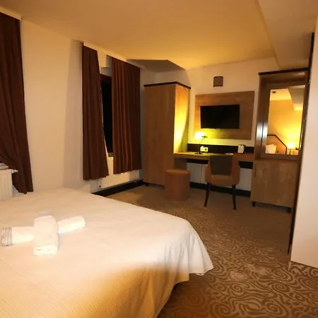 酒店 Am Fluss Saale