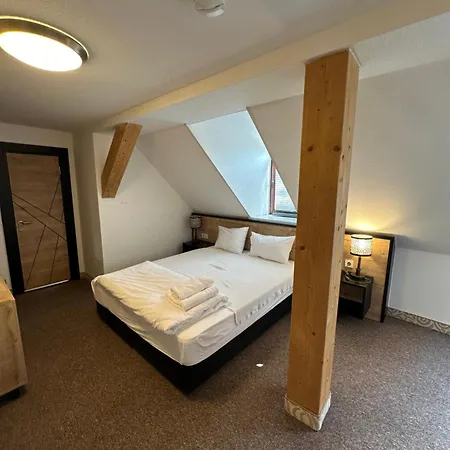 Am Fluss Saale 酒店