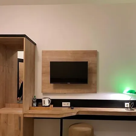 酒店 Am Fluss Saale 3*